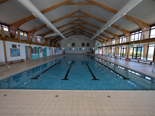 Uszoda a Downe House Schoolban